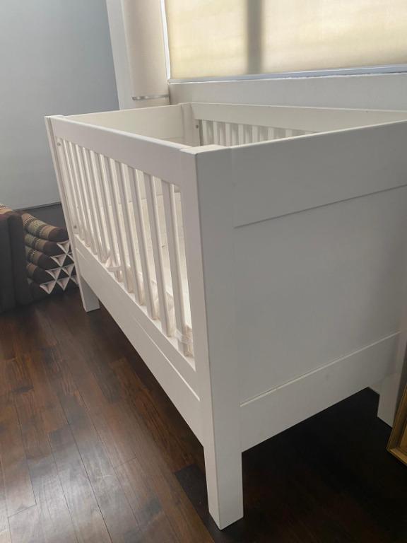 Luxury Baby cot +mattress +fitting sheet +plastic sheet, Babies & Kids