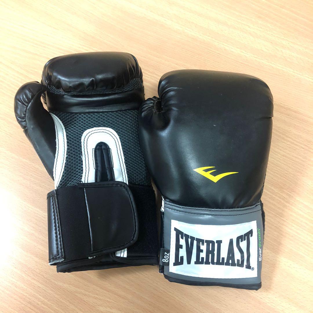 Everlast Boxing Gloves 8oz, Sports Equipment, Exercise & Fitness