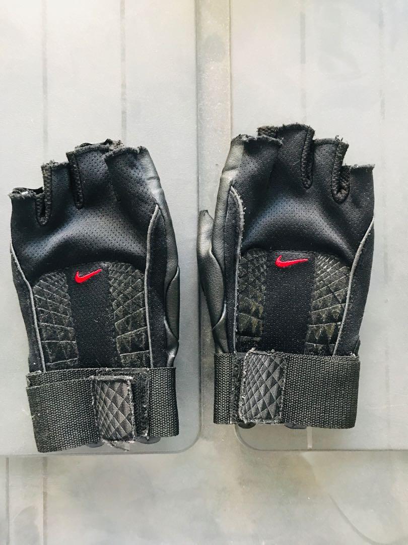 Harbinger Nike Domyos Gym Training Gloves (Category: Toning & Stretching Accessories) located in Quezon City. Submitted by emi.zam (Listing ID 1072389806, Image 2). Description: Size small gym gloves Nike - Php 500 Domyos - Php 300.