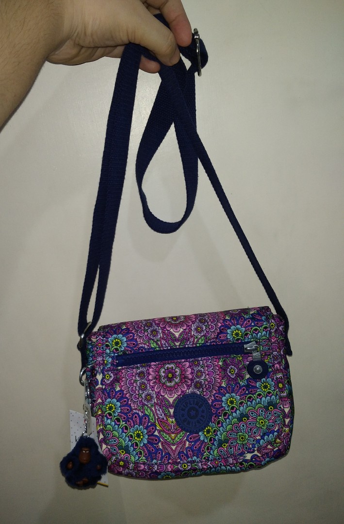 Kipling Sling crossbody bag, Women's Fashion, Bags & Wallets, Crossbody Bags on Carousell