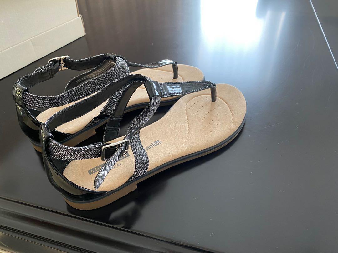 New Clark sandals women s 7.5 US 38