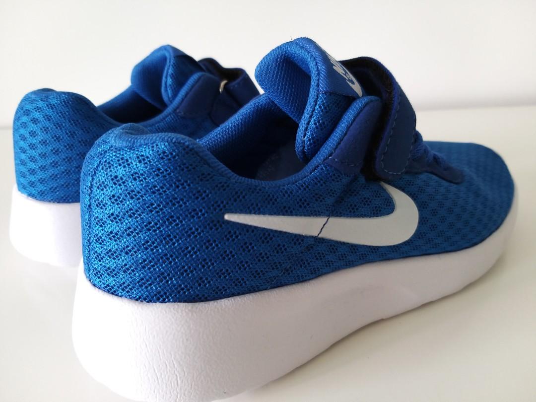 Nike hotsell belt shoes