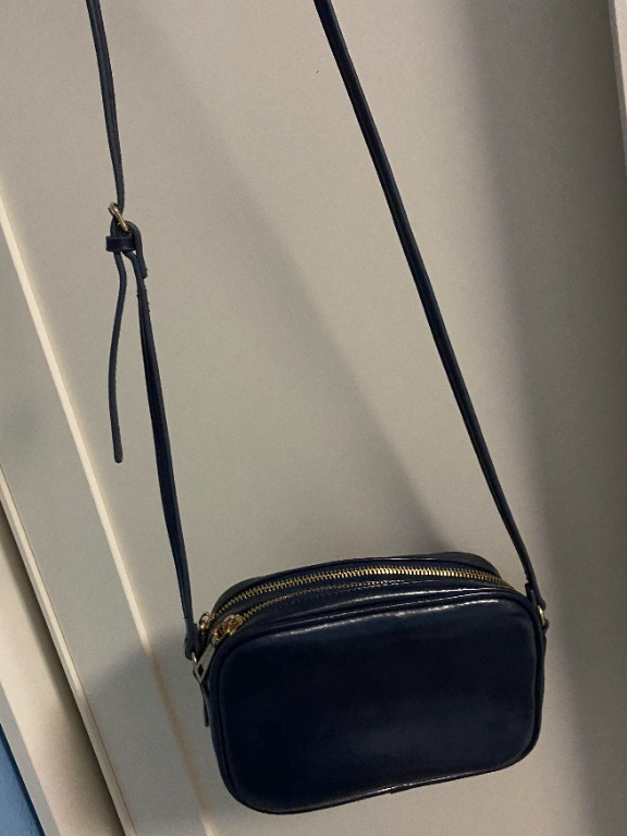 Sling bag pull and sales bear