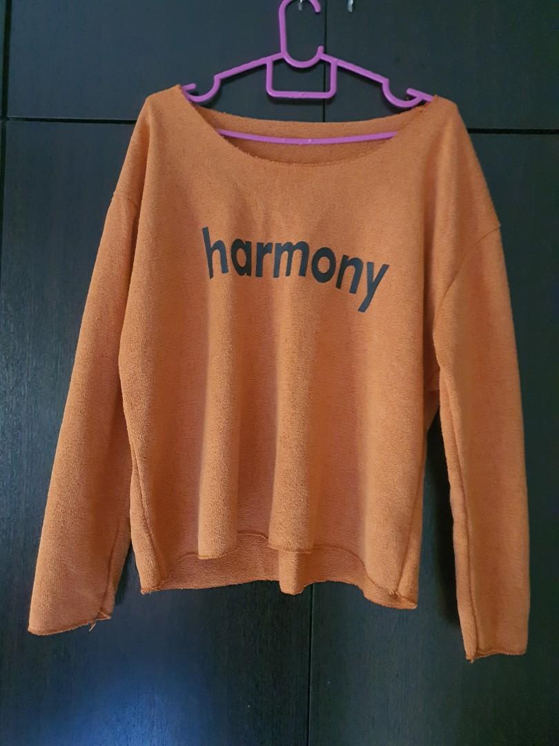 Pullover (Category: Coats, Jackets and Outerwear) located in Singapore. Submitted by kariboom28 (Listing ID 1072424796, Image 3). Description: Each for $6. Brand new didn't wear once. Meet up..