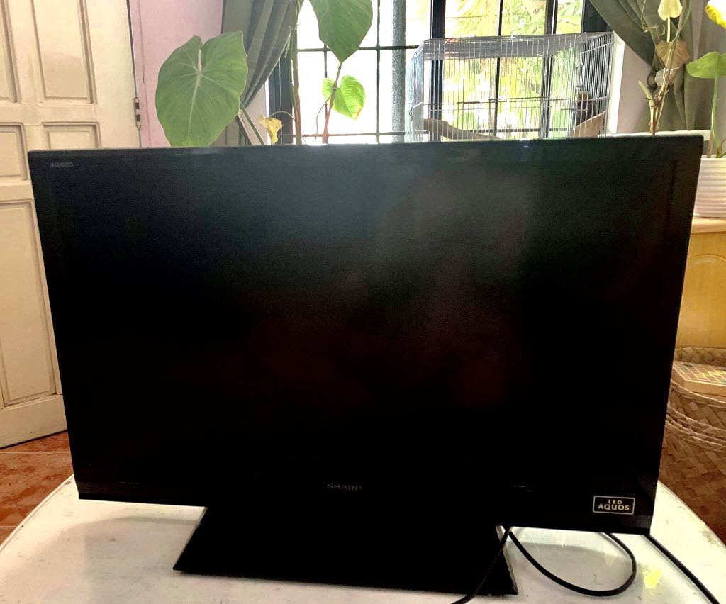 SHARP TV 32x18, TV & Home Appliances, TV & Entertainment, TV on Carousell