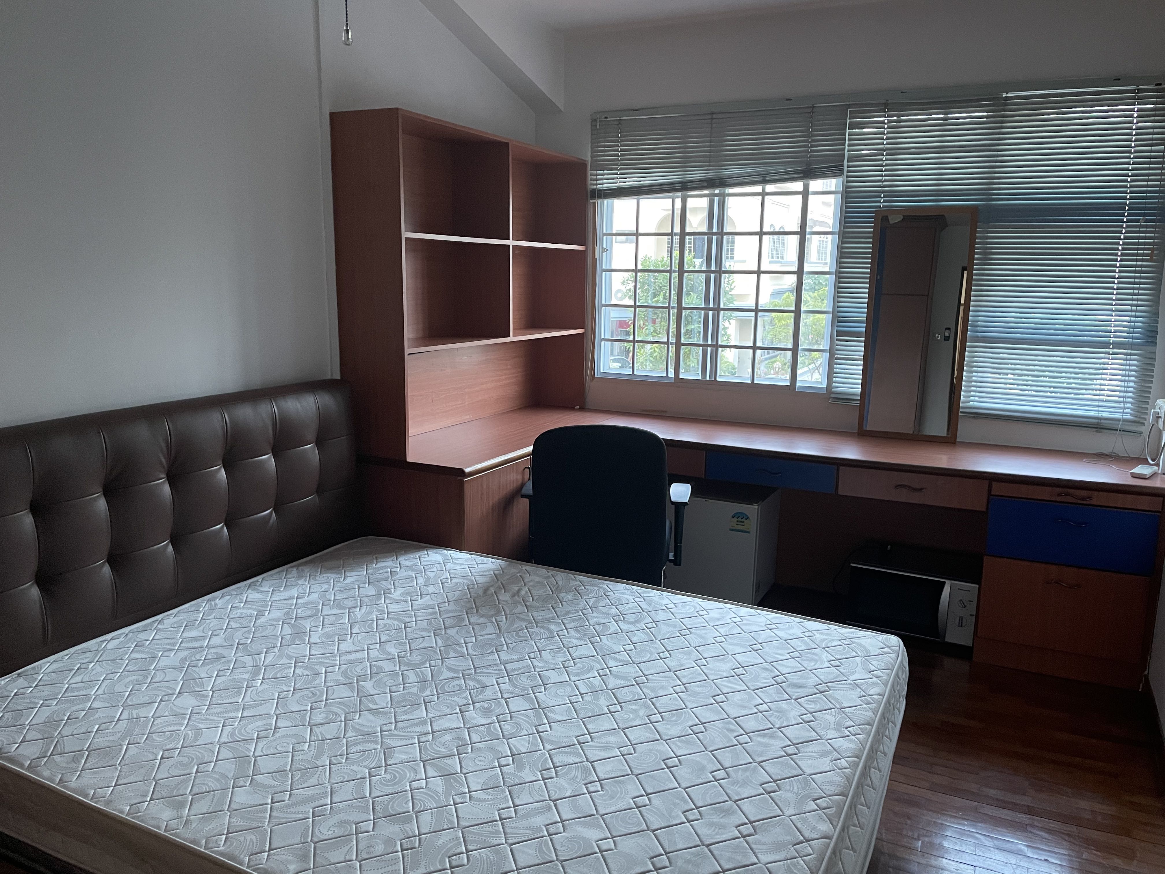 (Category: ) located in . Submitted by wongyc (Listing ID 1071868288, Image 1). Description: .