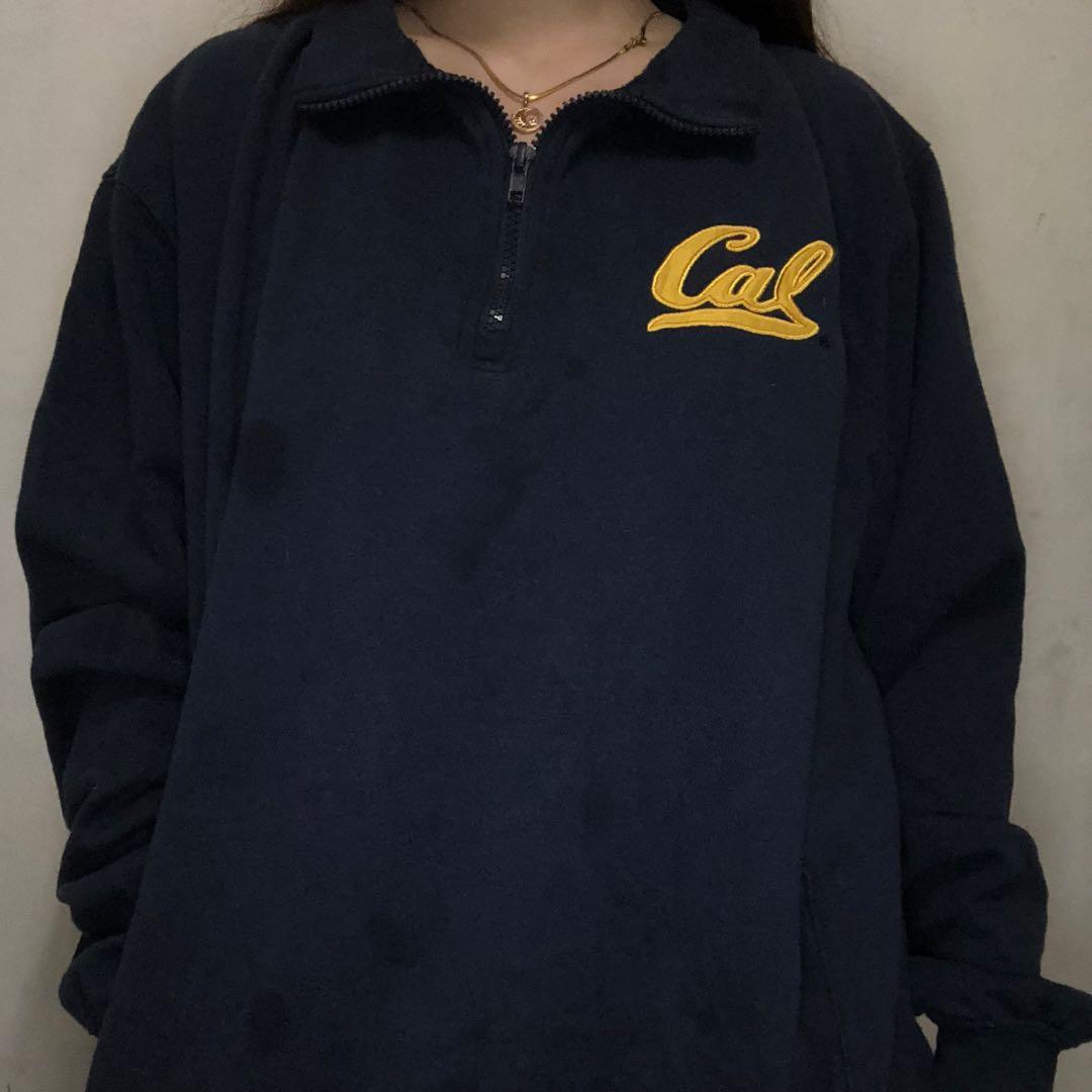 STADIUM ATHLETICS HALF ZIP SWEATSHIRT (Category: Hoodies) located in San Juan City. Submitted by _thrifter (Listing ID 1072473001, Image 1). Description: In Good condition 🔥.
