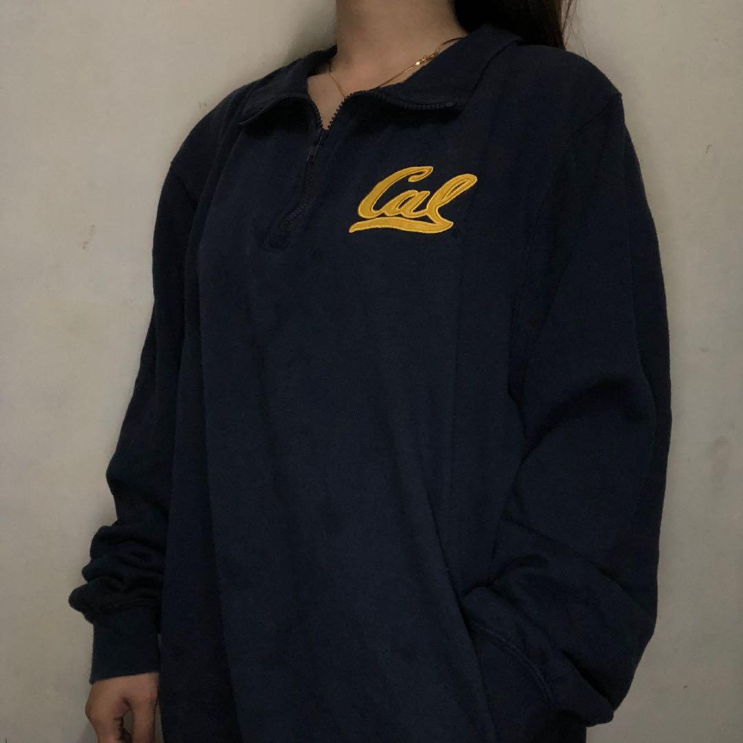 STADIUM ATHLETICS HALF ZIP SWEATSHIRT (Category: Hoodies) located in San Juan City. Submitted by _thrifter (Listing ID 1072473001, Image 2). Description: In Good condition 🔥.