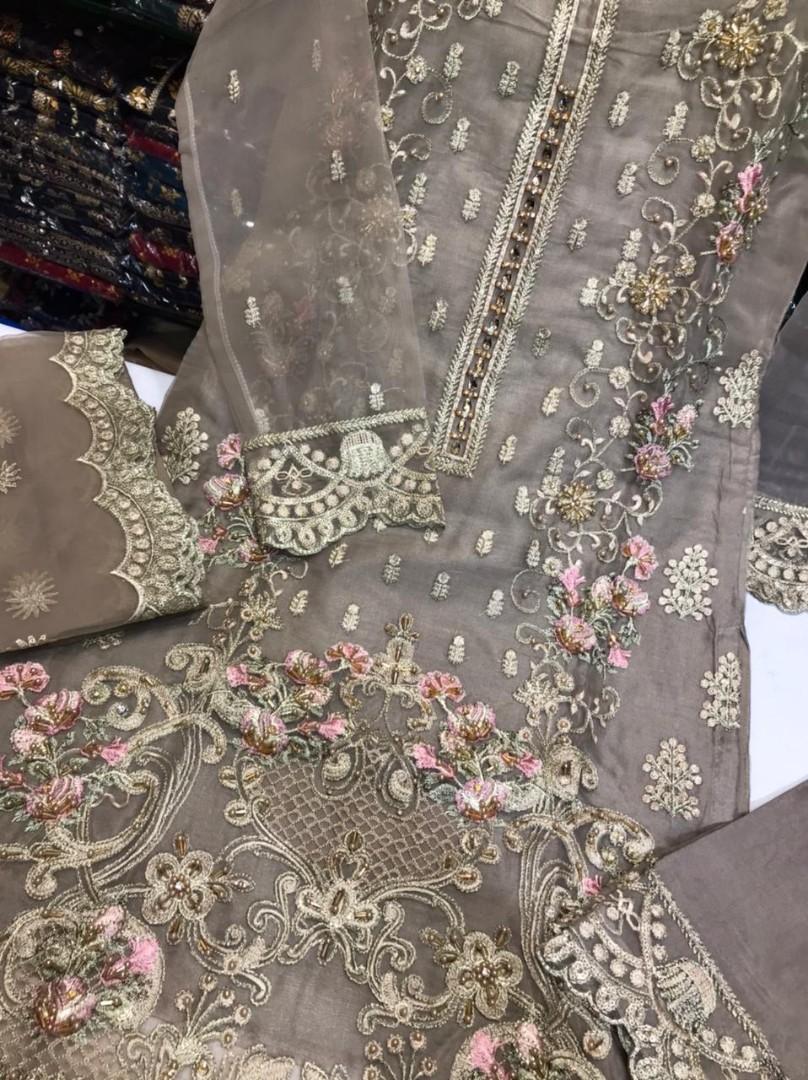 stitch organza collection, 女裝, 連身裙 & 套裝, 傳統服飾 Carousell