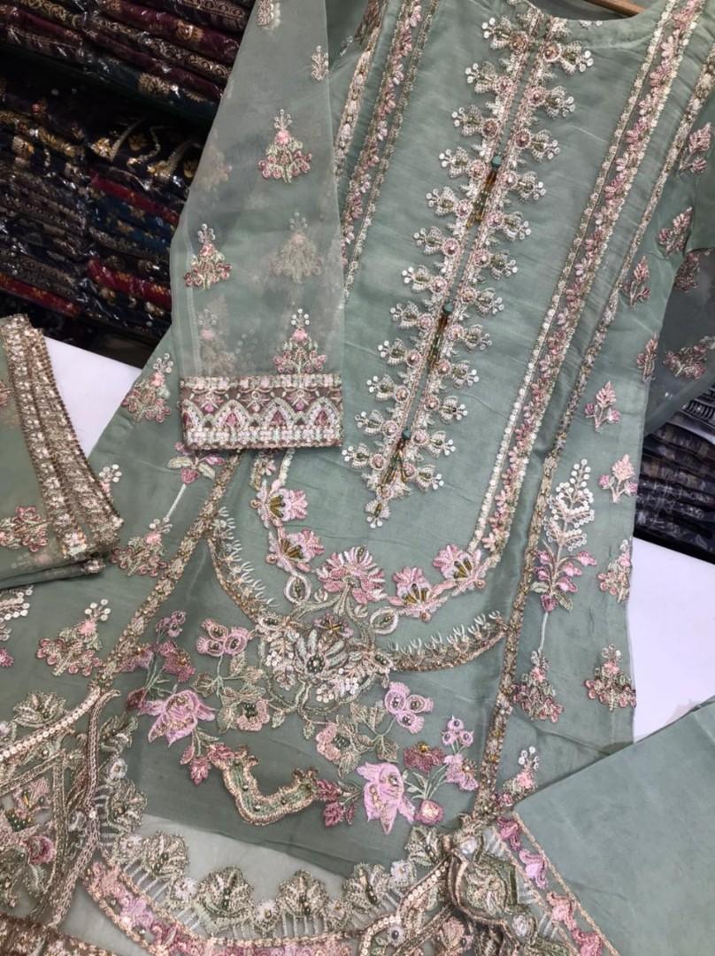 stitch organza collection, 女裝, 連身裙 & 套裝, 傳統服飾 Carousell