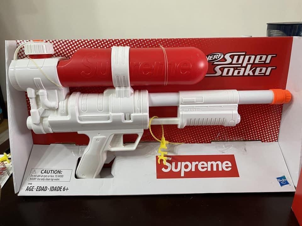 SUPREME SUPER SOAKER 50 WATER BLASTER, 名牌, 飾物及配件- Carousell