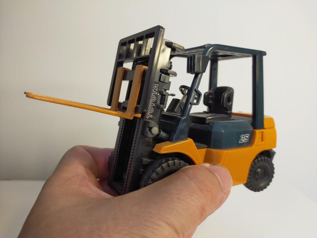 10saja Toyota Forklift 7FG 7ED Diecast Scale 1 25 Collectible