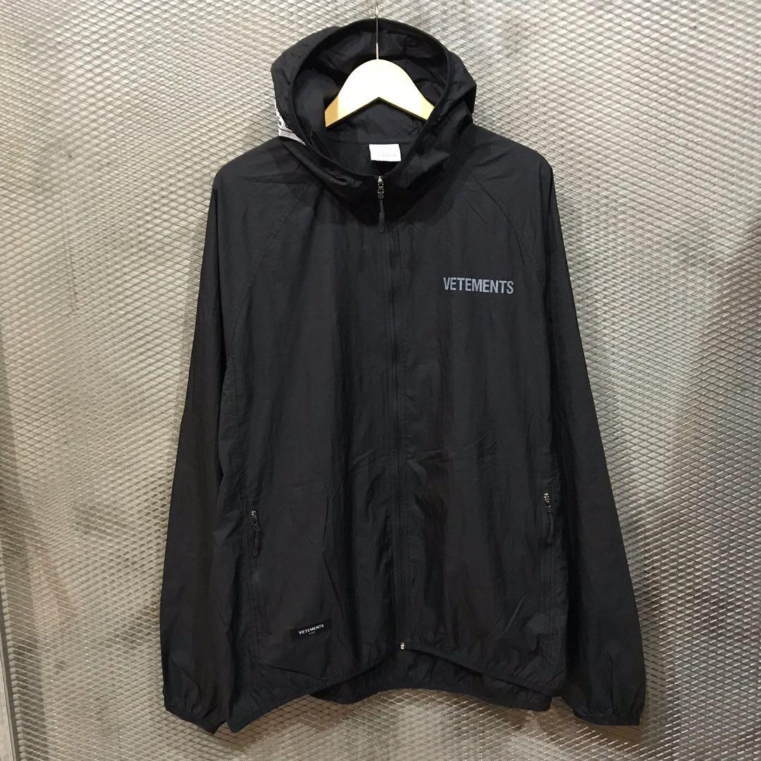 Vetements hot sale aries raincoat