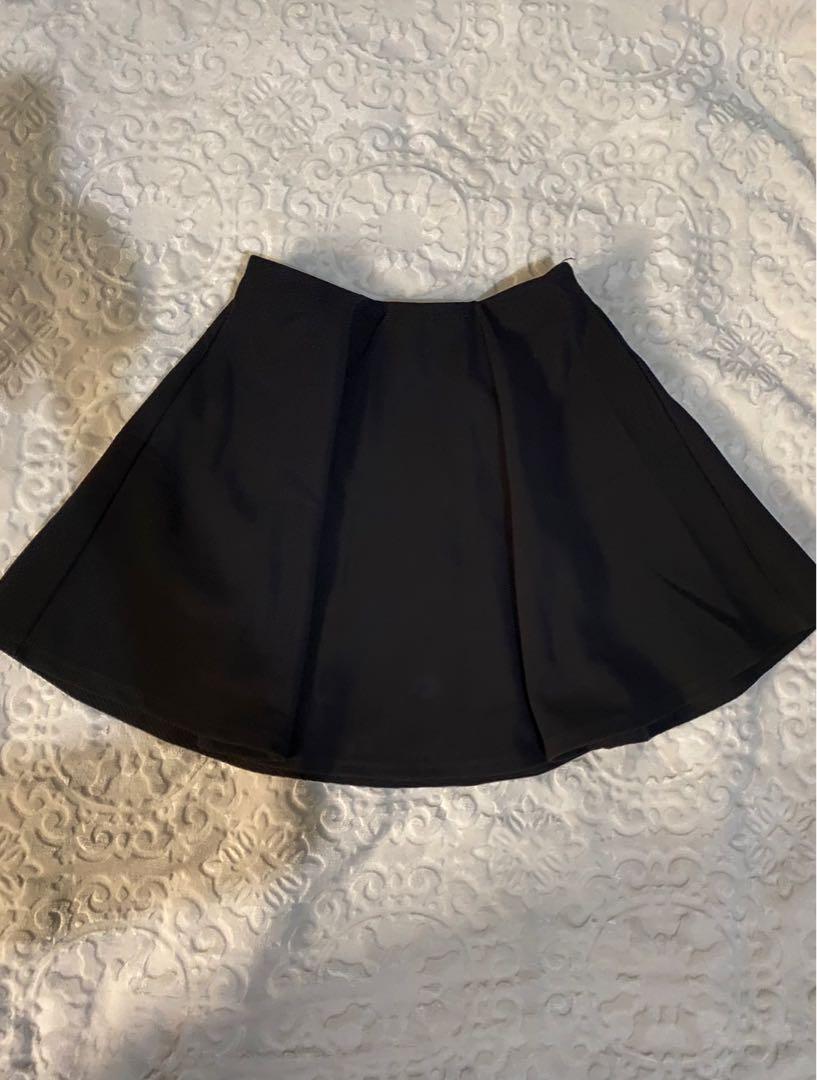 Forever 21 Mini Black Flowy Skirt Women s Fashion Bottoms