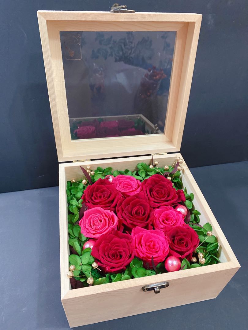 九朵玫瑰9朵玫瑰花花盒花盒9朵九朵紅玫瑰紫玫瑰永生花玫瑰保鮮花花束花生日禮物情侶閨蜜畢業母親七夕情人節聖誕聖誕節聖誕禮物女朋友男朋友情人節禮物