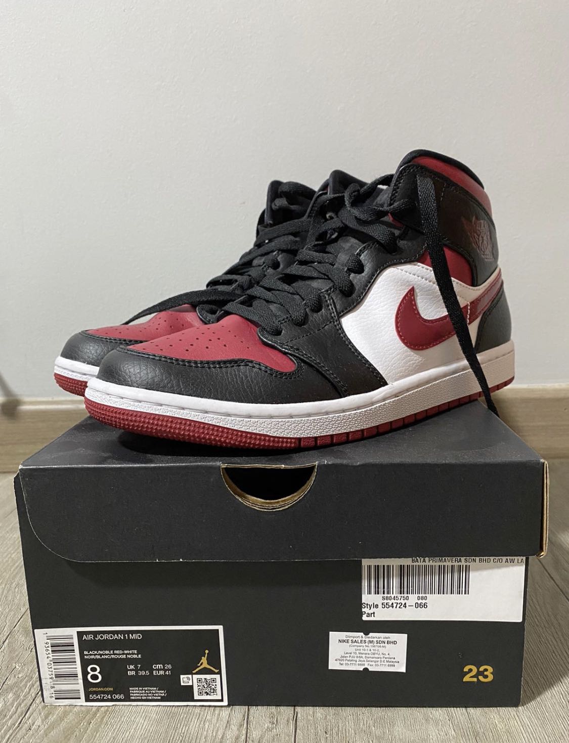 Air Jordan 1 Mid Familia DC0350-100 Release Date | SneakerNews.com