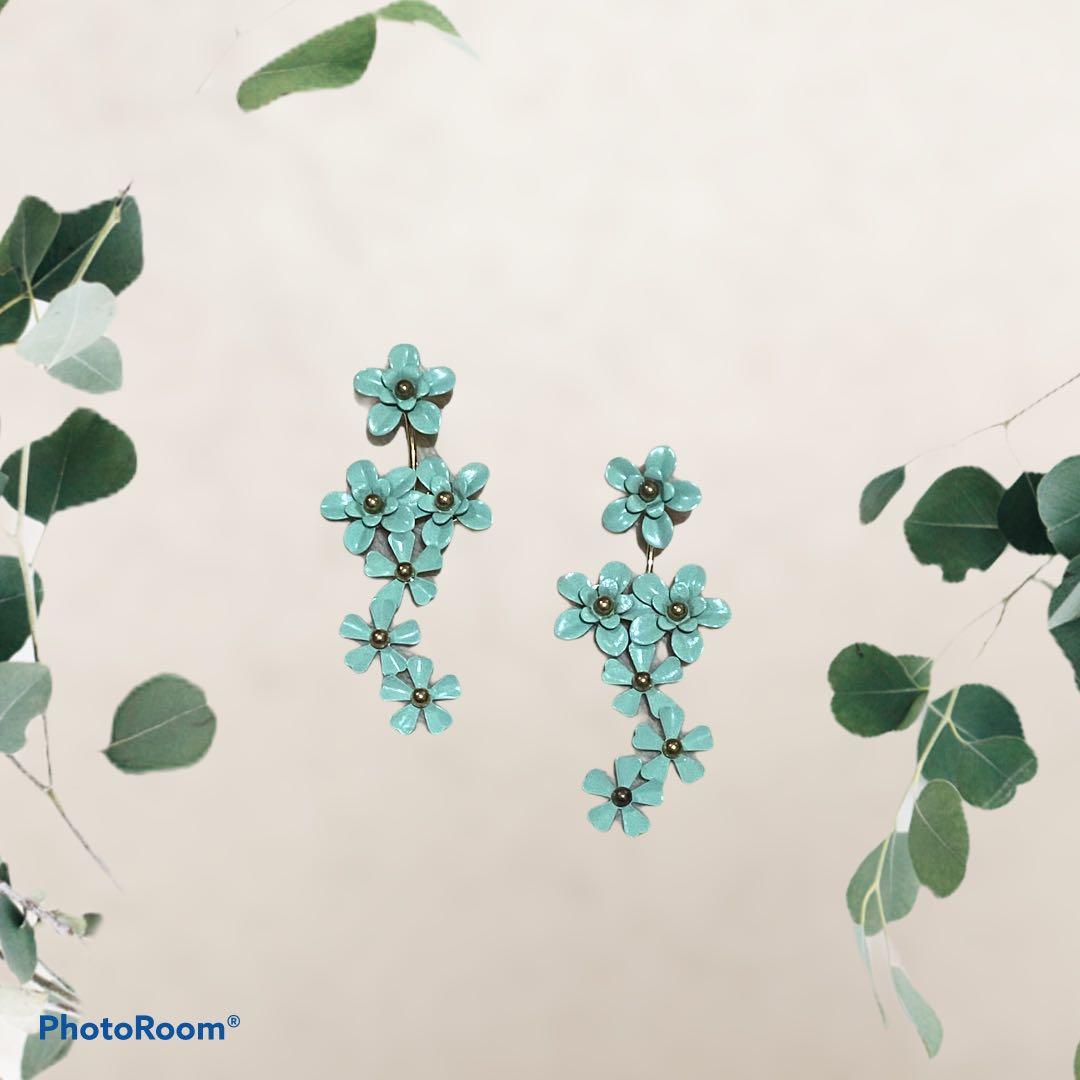 Anting bunga hijau Mazel.Inc on Carousell