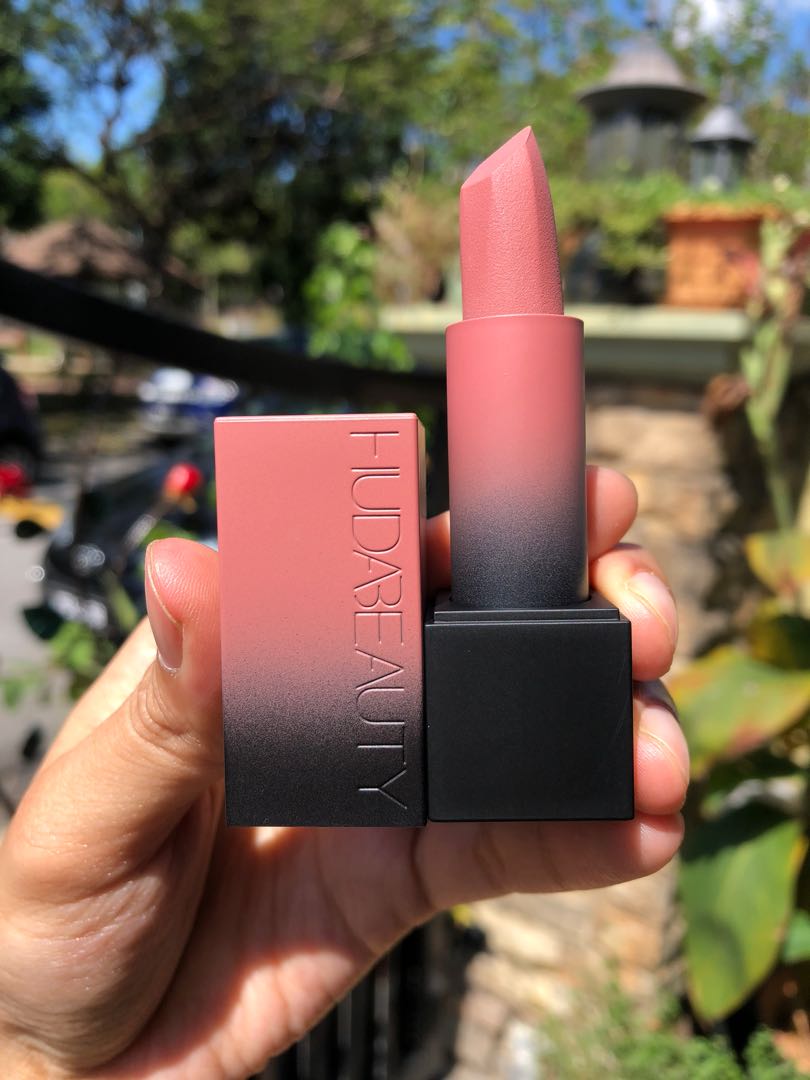 Huda beauty sales girls trip