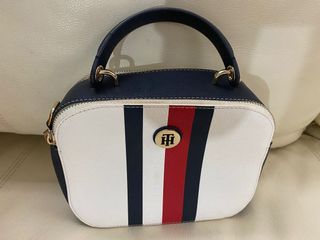 (Category: ) located in . Submitted by vickycloset (Listing ID 1074408895, Image 1). Description: .