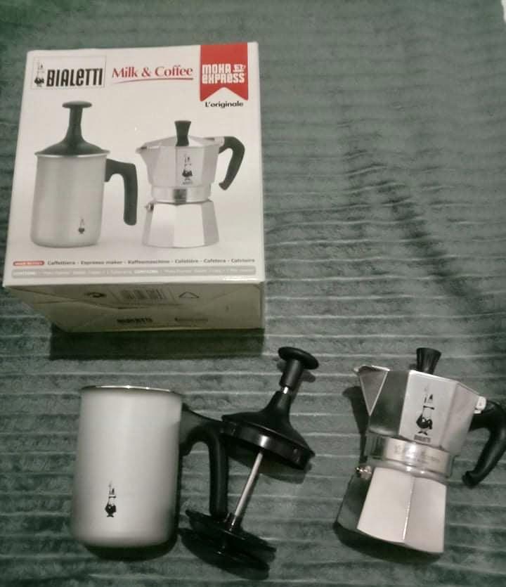 Bialetti Moka Pot & Milk Frother Bundle, TV & Home Appliances, Kitchen
