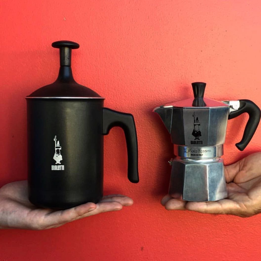 Bialetti Moka Pot & Milk Frother Bundle, TV & Home Appliances, Kitchen