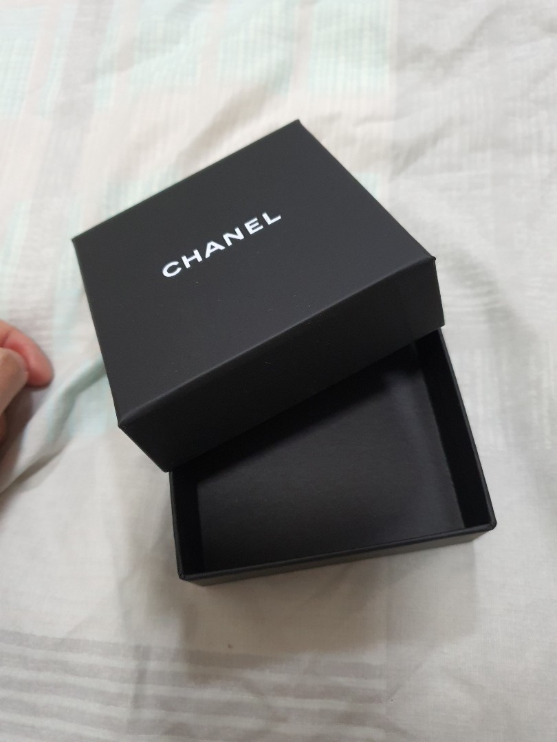 CHANEL EMPTY HOLIDAY GIFT BOX RED SPARKLY RIBBON India