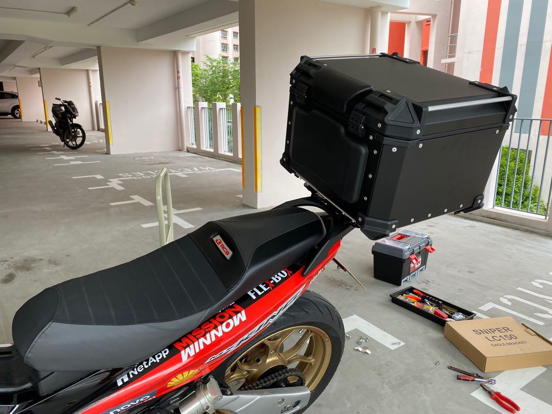 CNC sniper rack Lc150 rack 45L 55L top box, Motorcycles, Motorcycle ...