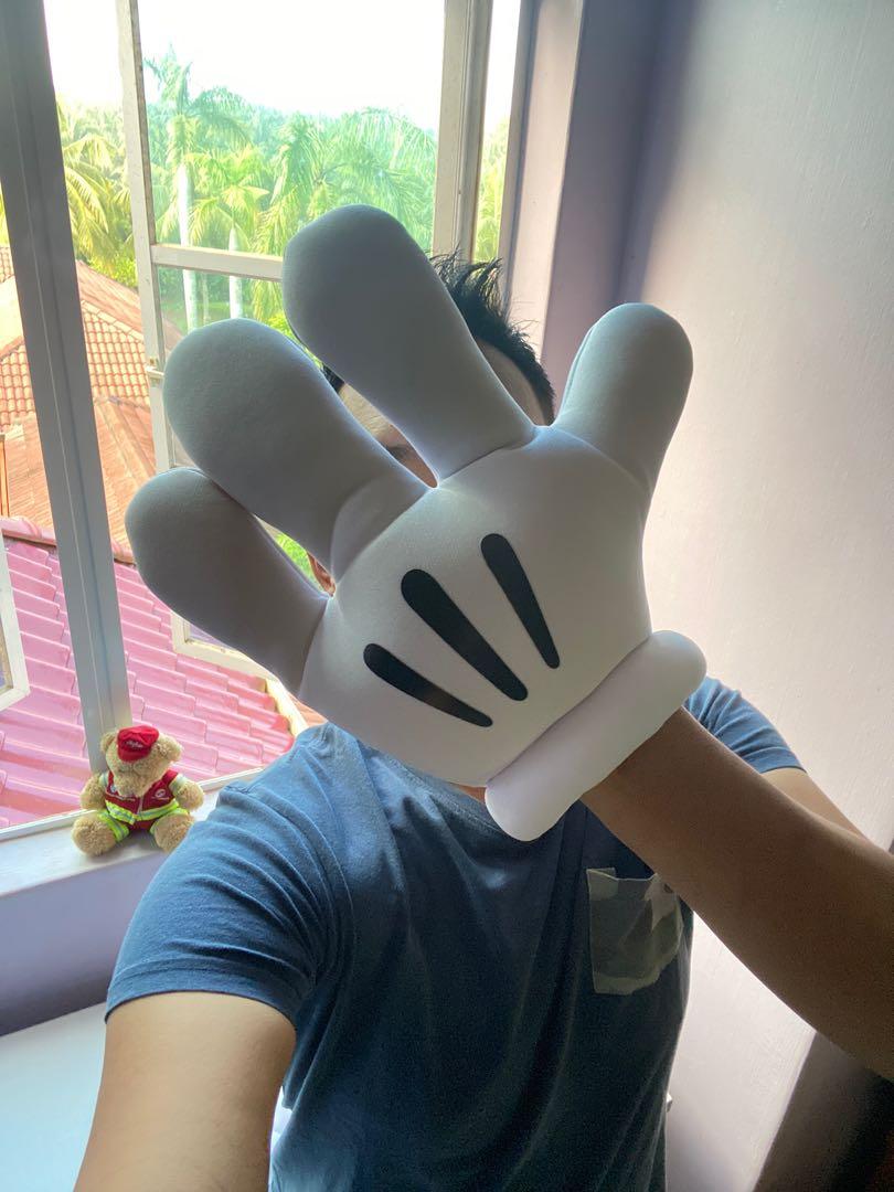 Disney s Mickey Mouse Big Gloves Hobbies Toys Collectibles