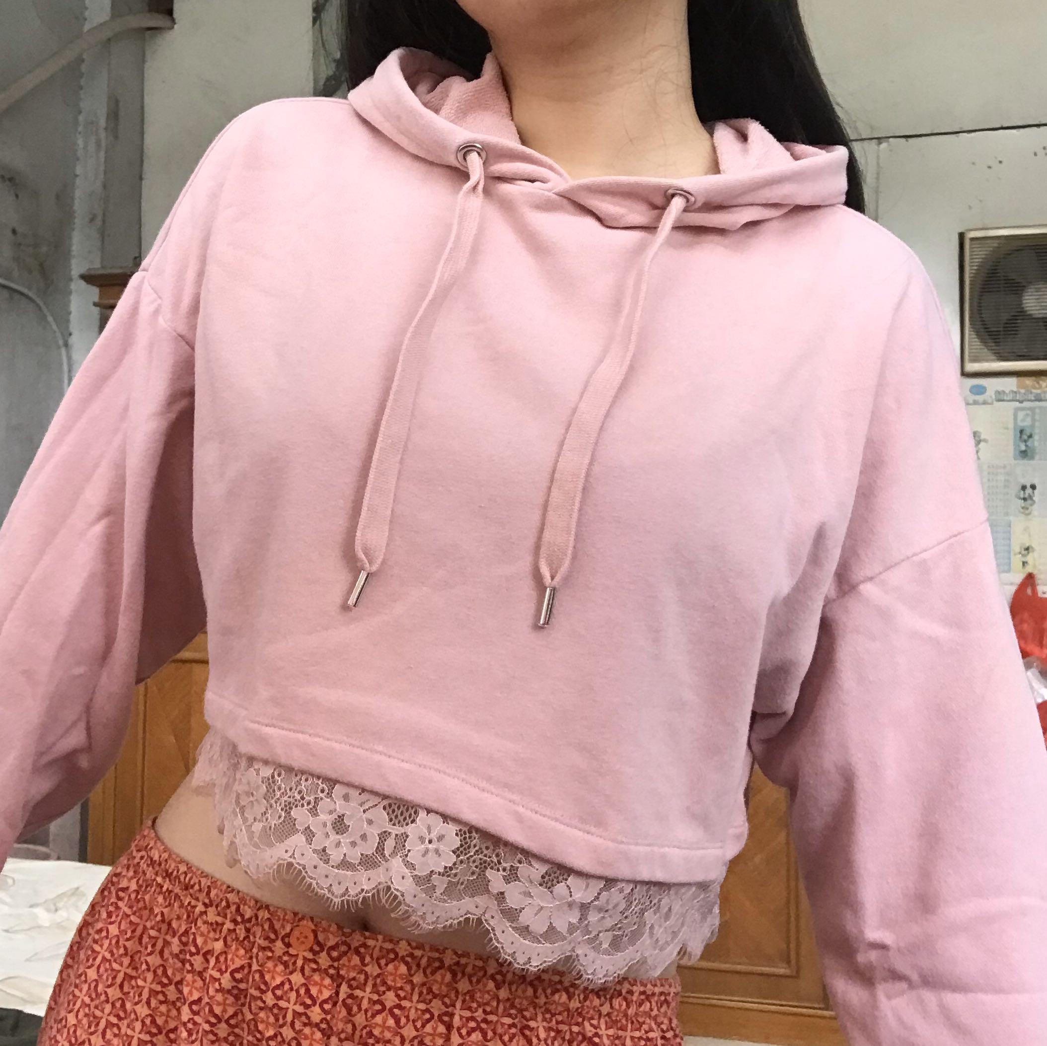 Divided H M Lace Crop Oversize Baggy Pastel Pink Hoodie Sweater Lengan Balon Fesyen Wanita Pakaian Wanita Atasan Di Carousell