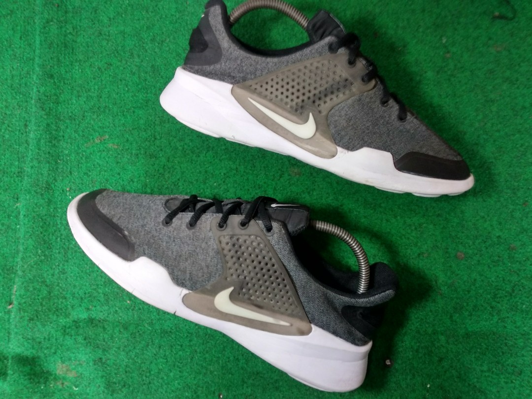 nike arrowz grey