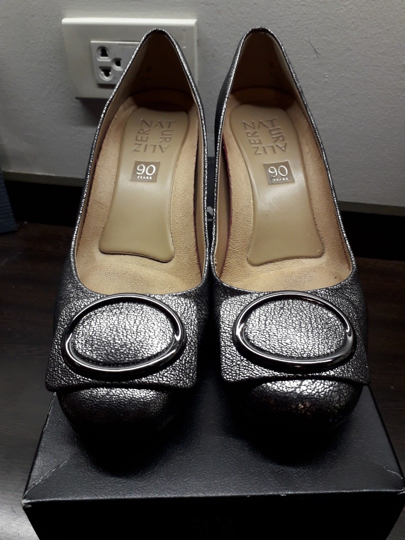 Pre loved Naturalizer Wright Women s Fashion Footwear Heels on
