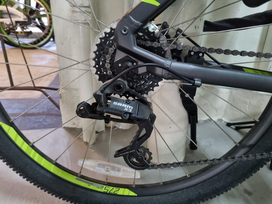 ROCKRIDER ST 520 27.5 8SP MOUNTAIN BIKE GREY Sports Equipment