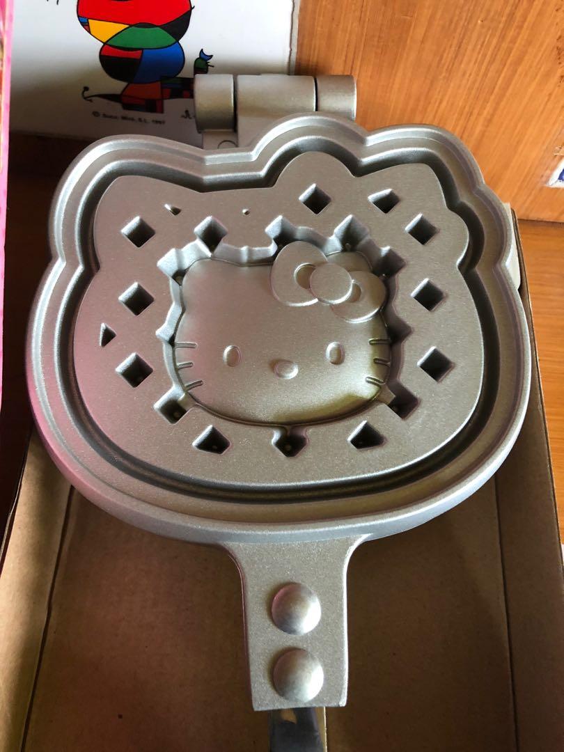 Sanrio Hello Kitty waffle maker, TV & Home Appliances, Kitchen ...