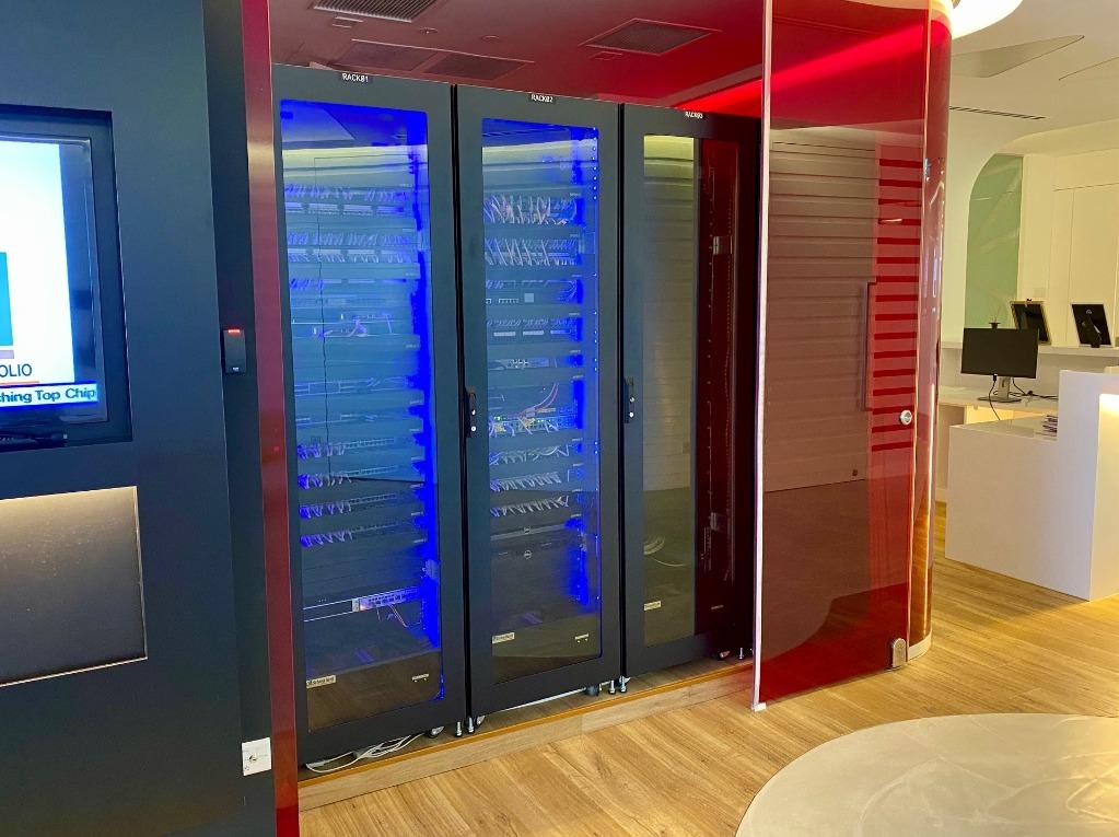 SILENTIUM Server Rack - AcoustiRACK ACTIVE 41U - Patented Noise ...