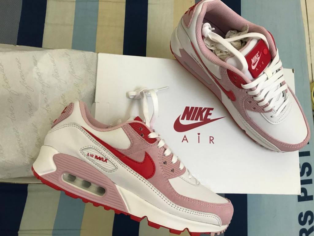 Wts Nike Air Max 90 Valentines Day Women S Fashion Shoes On Carousell
