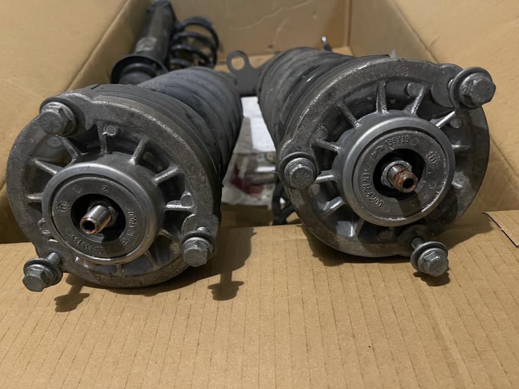 Absorber (Category: Auto Accessories) located in Subang Jaya. Submitted by amirulammarr (Listing ID 1074606613, Image 2). Description: Bmw 520i msport original absorber Reason selling is upgrade performance absorber Condition very good Price can still be nego since during this pkp time!.