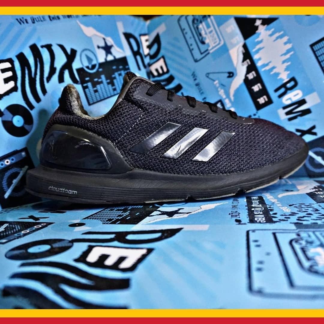 Sepatu adidas store cosmic original