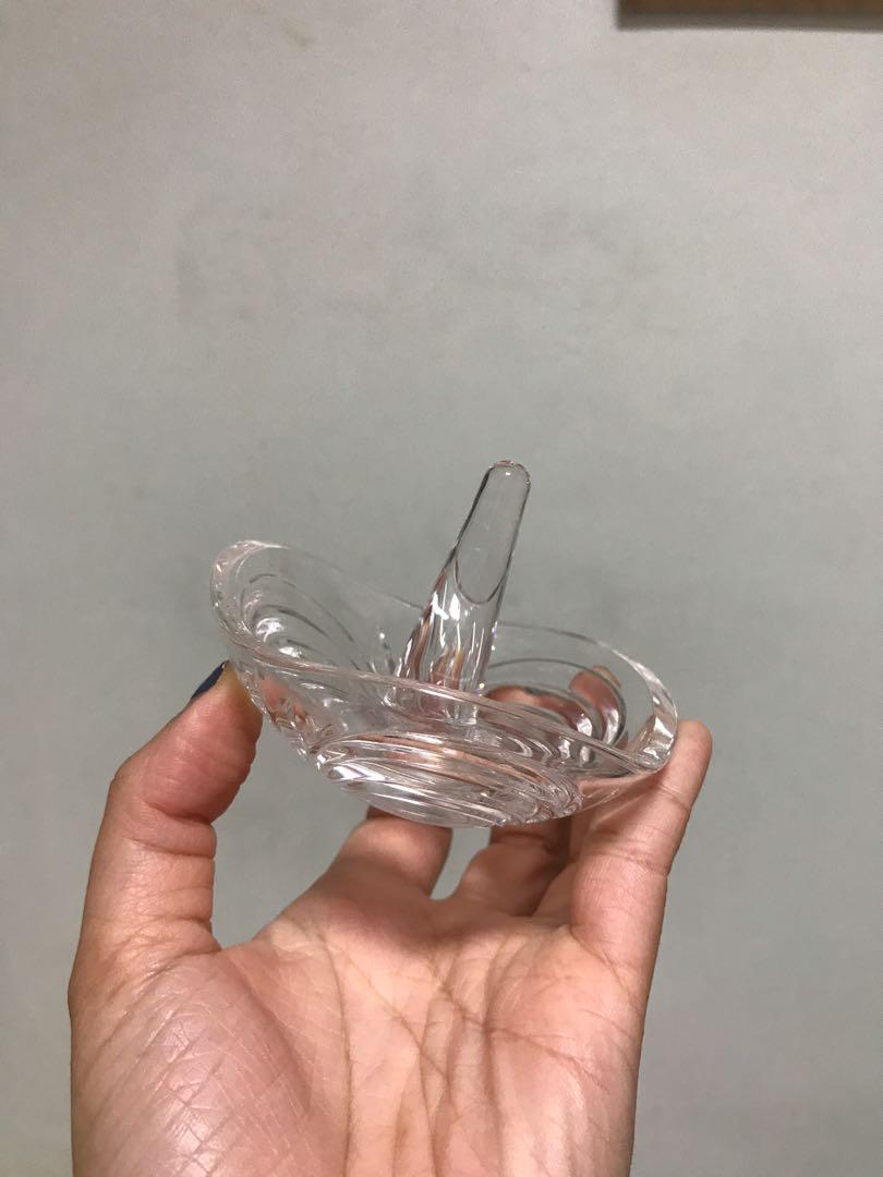 Rock shop ring holder