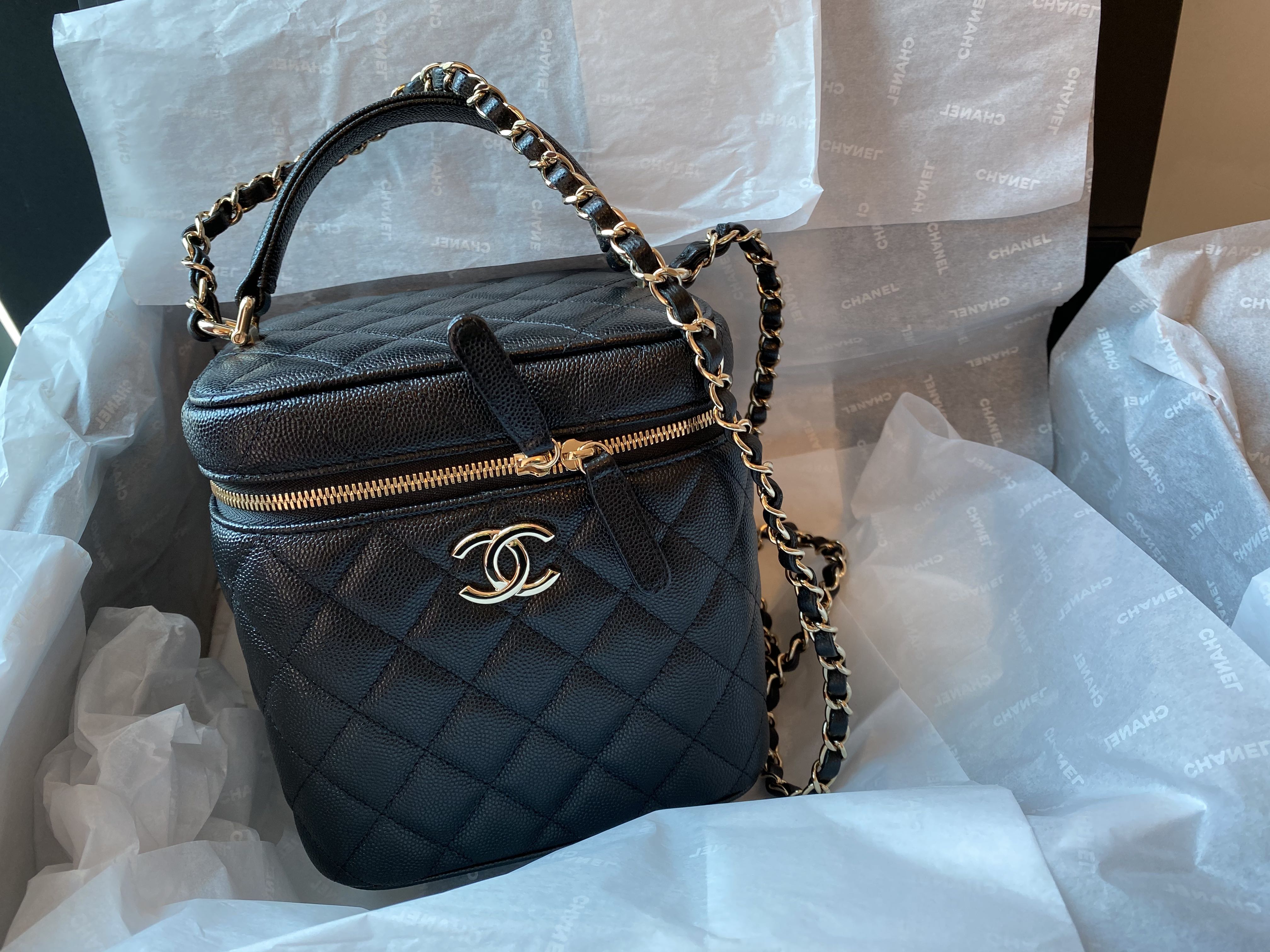 Chanel vanity store case 2021