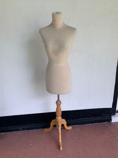 Female Mannequin