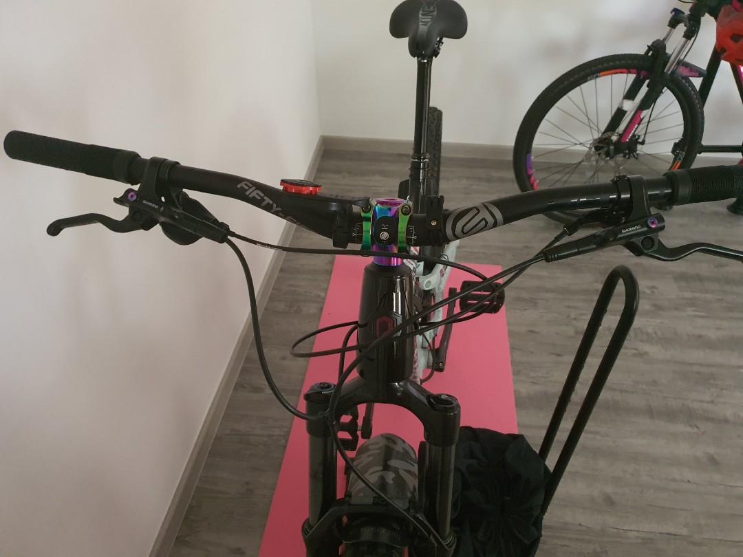 Fifty fifty handlebar outlet