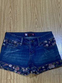 (Category: ) located in . Submitted by stephaniedc (Listing ID 1074555882, Image 1). Description: .