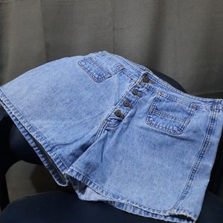 (Category: ) located in . Submitted by closetbydan (Listing ID 1074587036, Image 1). Description: .