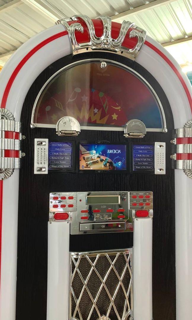Jukebox (Category: Portable Music Players) located in Singapore. Submitted by bennyvoon (Listing ID 1074461201, Image 3). Description: In very good condition. Self-collection only..