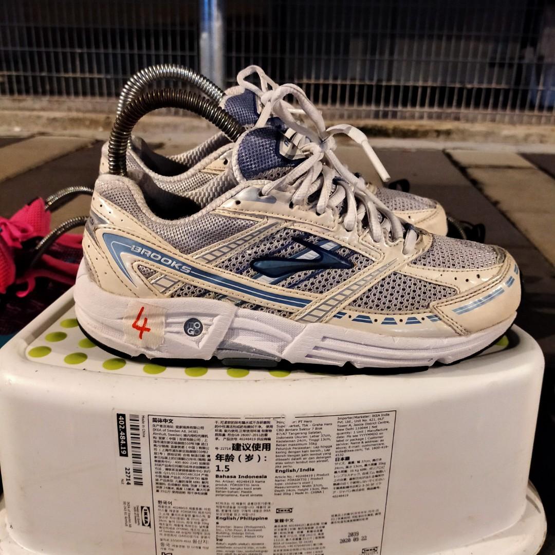 Kasut Bundle Brooks Addiction Women S Fashion Shoes On Carousell