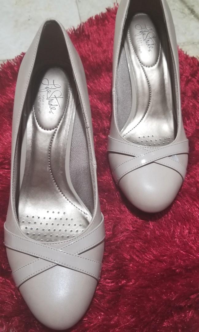 Life stride soft system shoes top