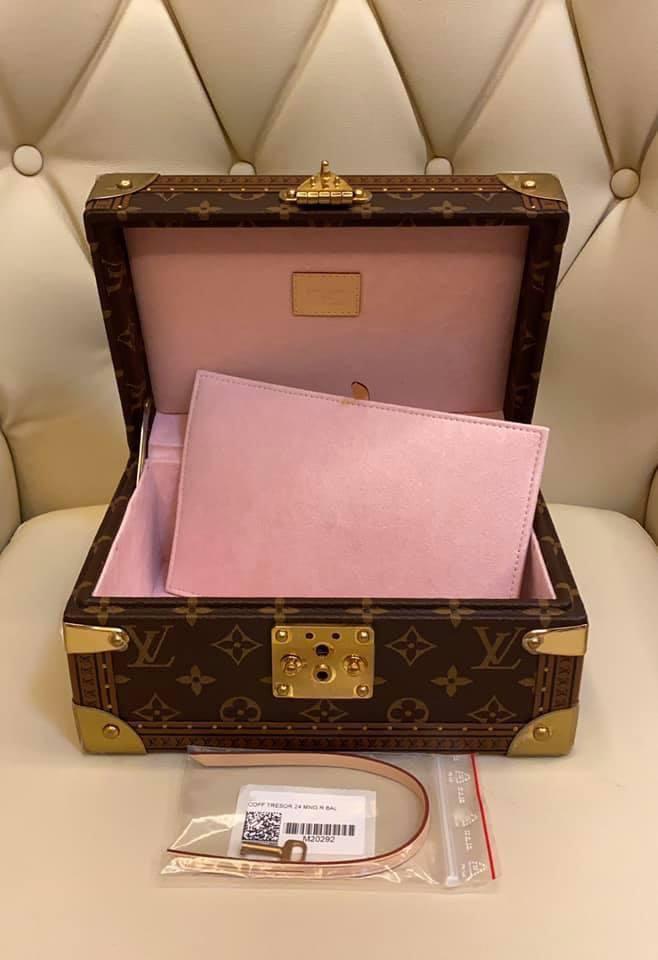 LOUIS VUITTON Accessories Box Trunk, Luxury, Bags & Wallets on Carousell