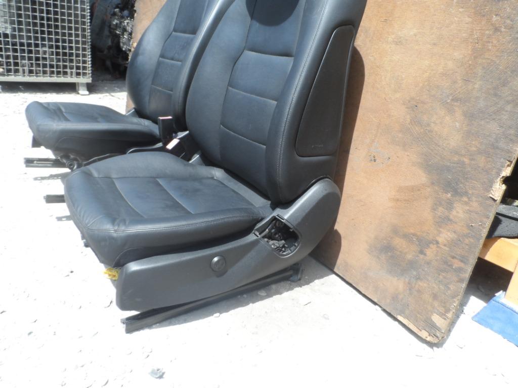W204 driver seat outlet