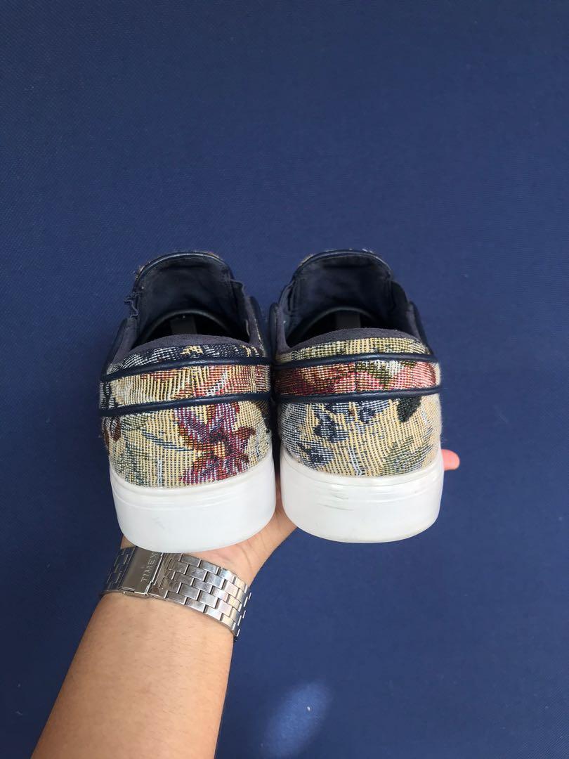 grandma's couch janoski