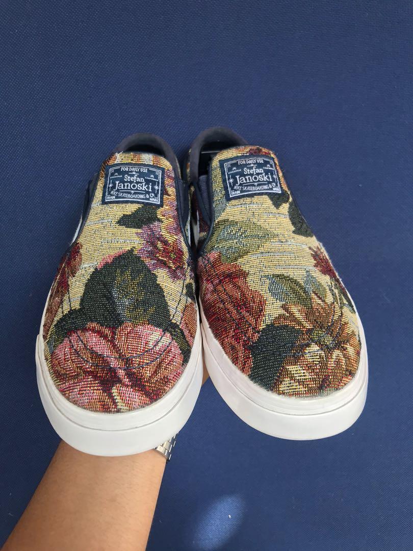 janoski grandma's couch